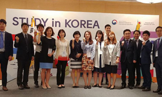 국비유학생선발파견 관련 학생들 이미지