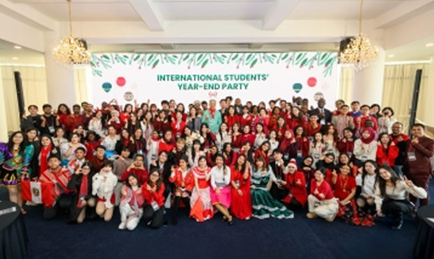 외국인유학생상담센터 관련 발표자와 청중 이미지