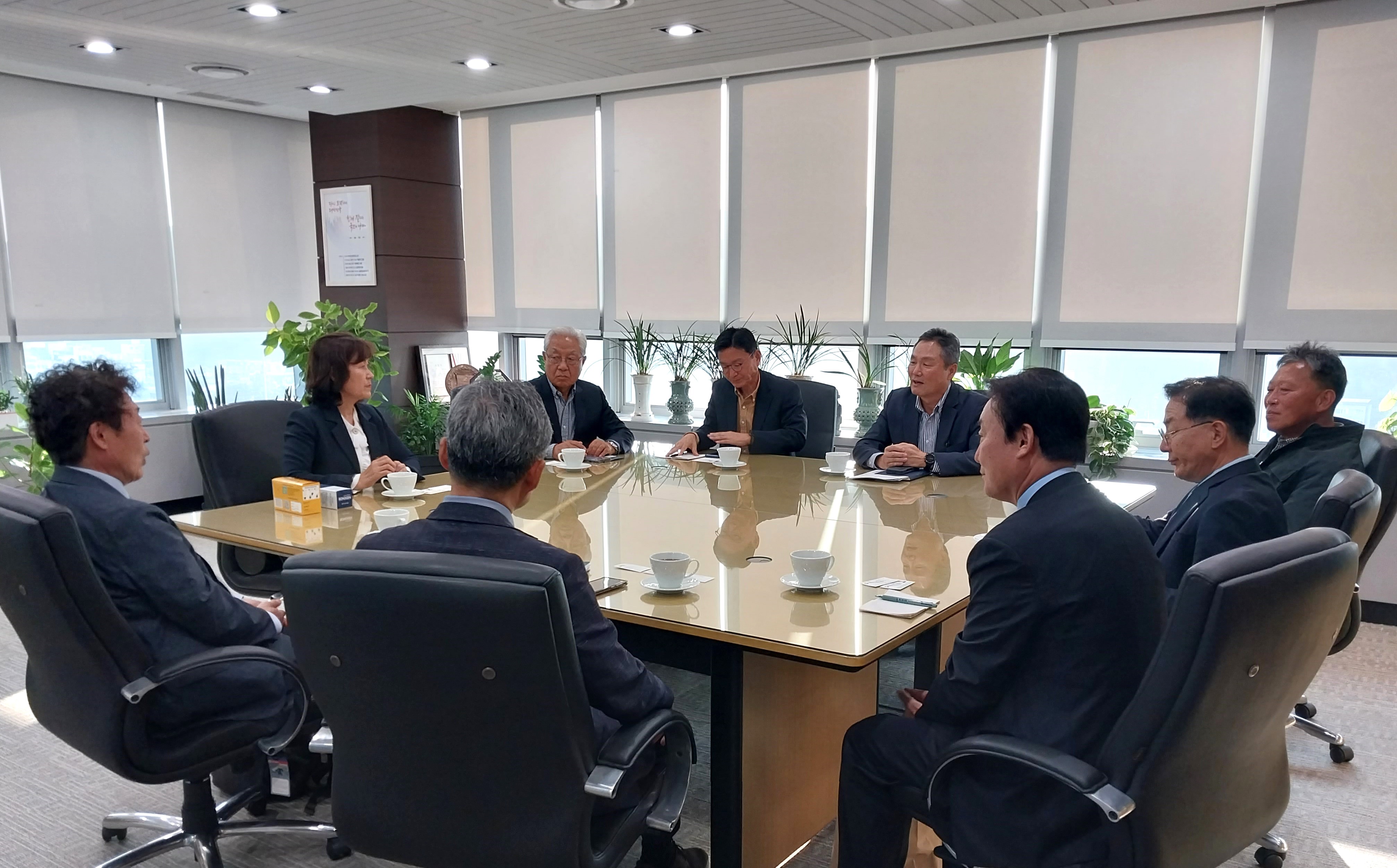 한국중등직업교육학회 이사장, 회장 등 업무협의